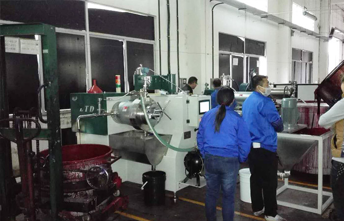 油漆涂料砂磨機(jī)客戶案例現(xiàn)場