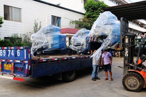 利騰達(dá)3030P偏心盤砂磨機(jī)繼續(xù)發(fā)力；小編帶您親臨發(fā)貨現(xiàn)場