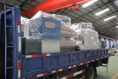 利騰達(dá)4臺(tái)30BA棒銷砂磨機(jī)出貨現(xiàn)場