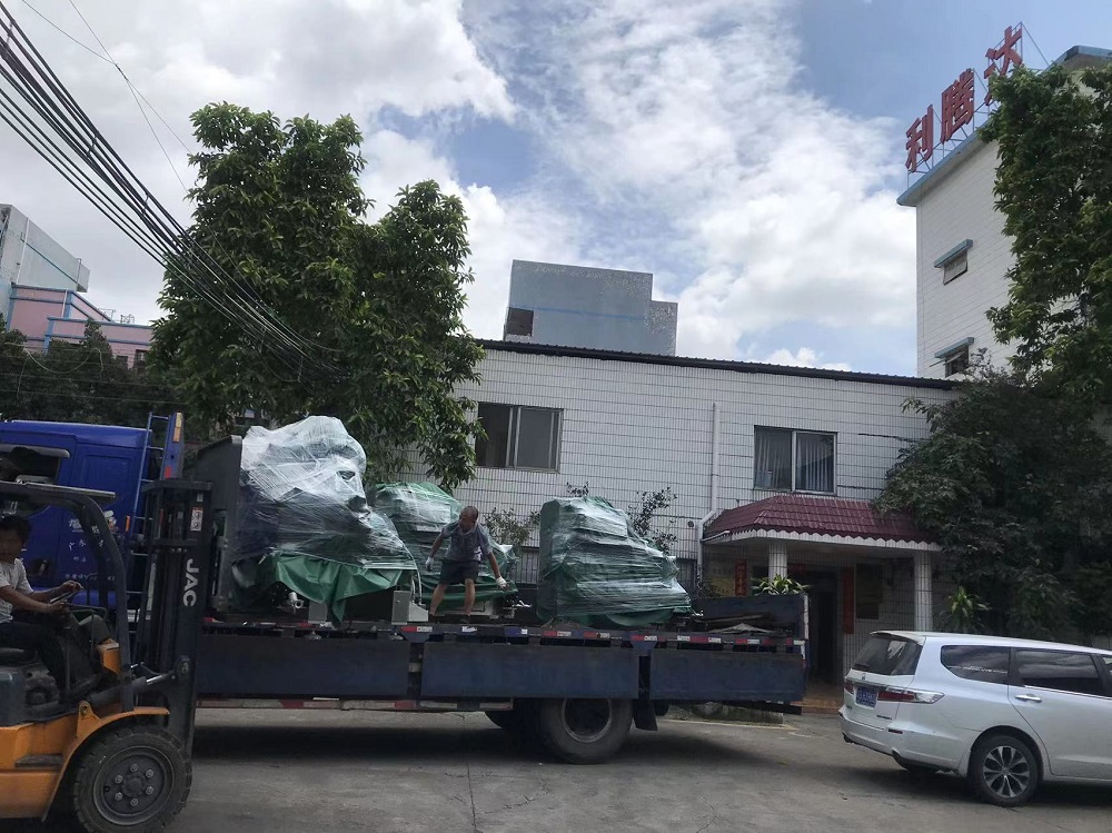 利騰達鋰電池應用砂磨機成套裝備出貨現場